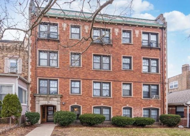 property at 6853 S Ridgeland Ave