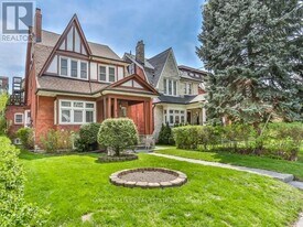 3 Glencairn Ave in Toronto, ON - Building Photo