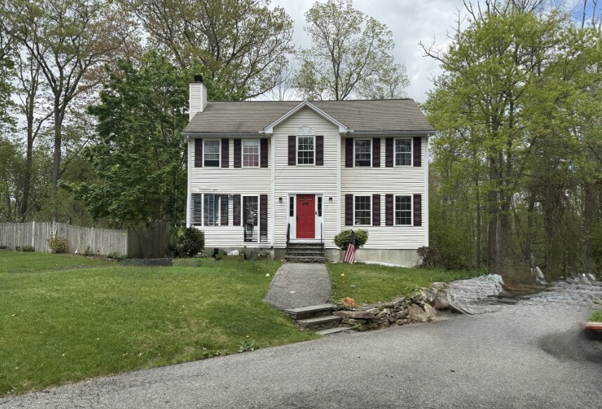 7 Van Norden Rd in Burlington, MA - Foto de edificio