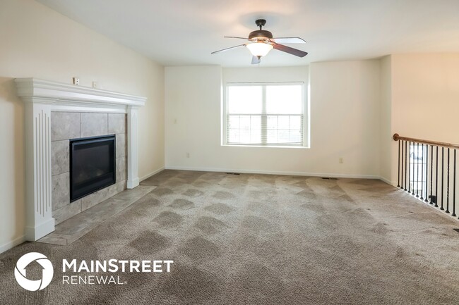 421 Sunflower Dr in Raymore, MO - Building Photo - Building Photo