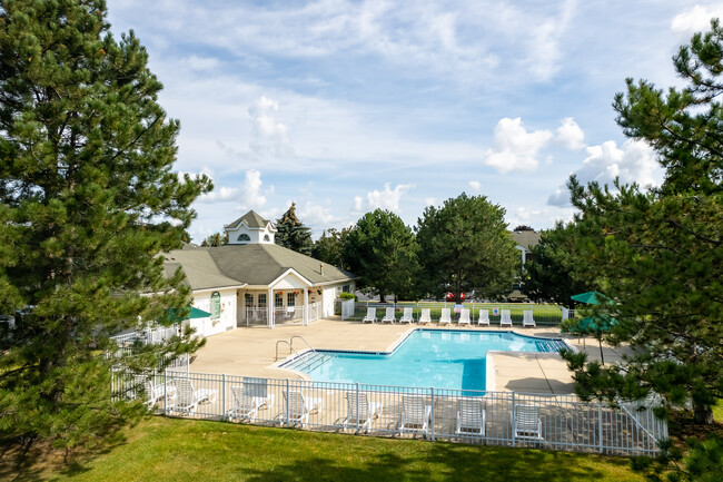 Meadowood Park of Wixom in Wixom, MI - Building Photo - Building Photo