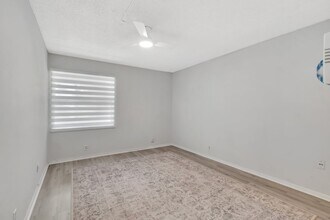 481 Burgundy P, Unit K in Delray Beach, FL - Foto de edificio - Building Photo