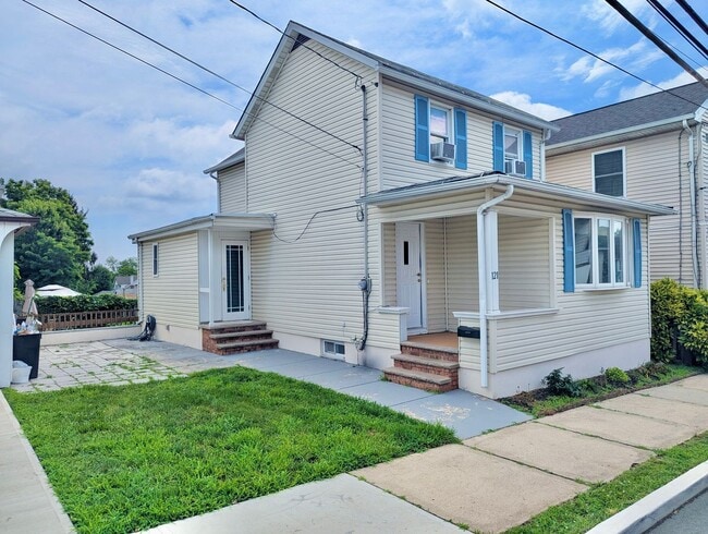 121 S Feltus St in South Amboy, NJ - Building Photo - Building Photo