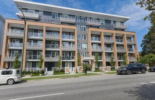 6933 Cambie St in Vancouver, BC - Building Photo