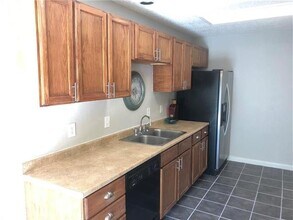 702 Creekside Dr in Euless, TX - Building Photo - Building Photo