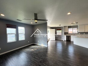1629 Basler St in Sacramento, CA - Building Photo - Building Photo