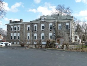 29 E Logan Ave in Glenolden, PA - Foto de edificio - Building Photo