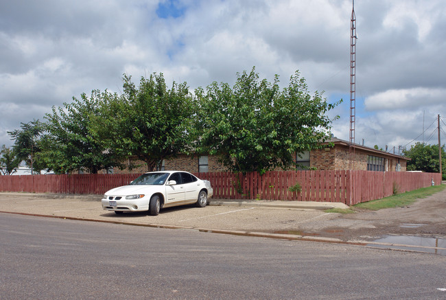 700 Borger St in Plainview, TX - Building Photo - Building Photo