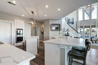 1834 Tiki Dr in Tiki Island, TX - Building Photo - Building Photo