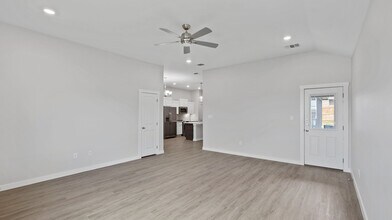 1303 Antelope Trl, Unit B in Temple, TX - Building Photo - Building Photo