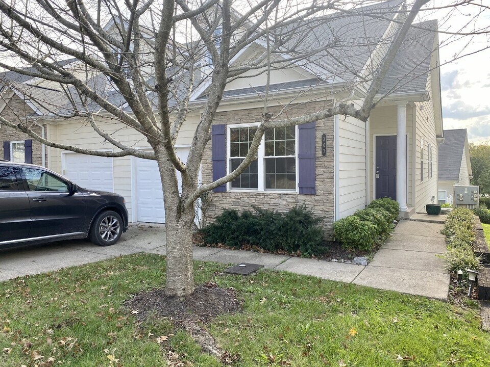 363 Harbor Village Dr in Nashville, TN - Foto de edificio