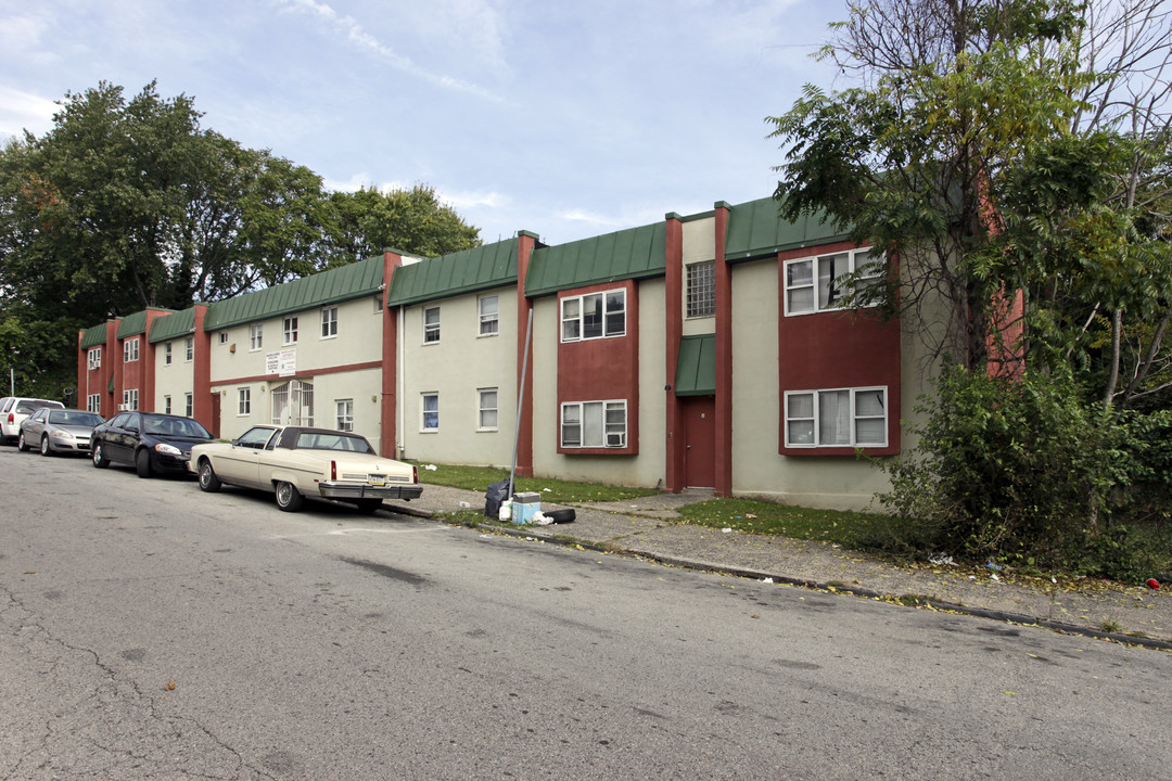 Magnolia Mews in Philadelphia, PA - Building Photo