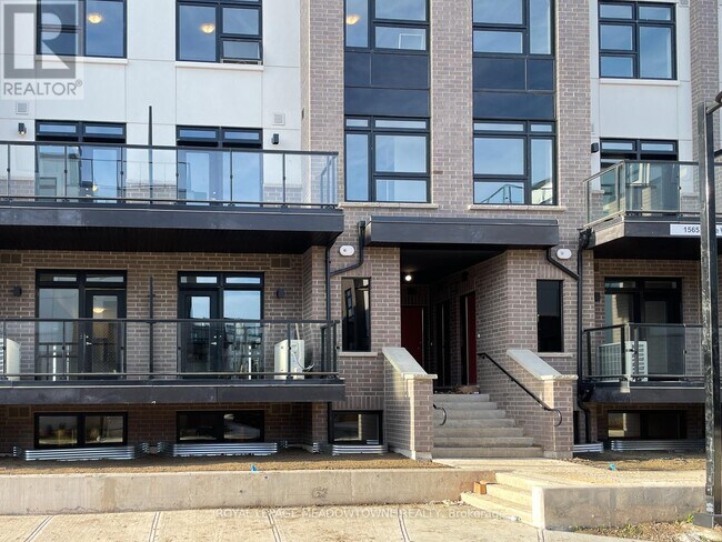 1565 Rose Way in Milton, ON - Building Photo - Building Photo