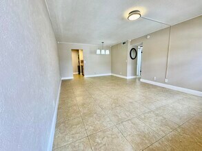 10008 Twin Lakes Dr in Coral Springs, FL - Building Photo - Building Photo
