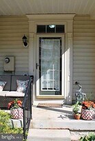 8313 Sanderling Way in Lorton, VA - Building Photo