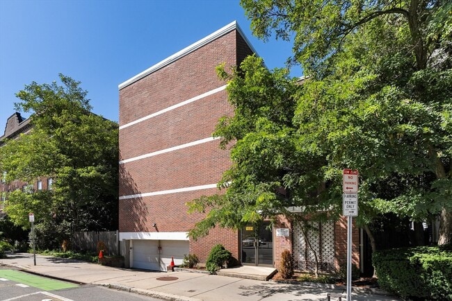 1691 Cambridge St in Cambridge, MA - Building Photo - Building Photo