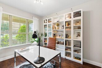 4520 Del Rey Ave in McKinney, TX - Foto de edificio - Building Photo