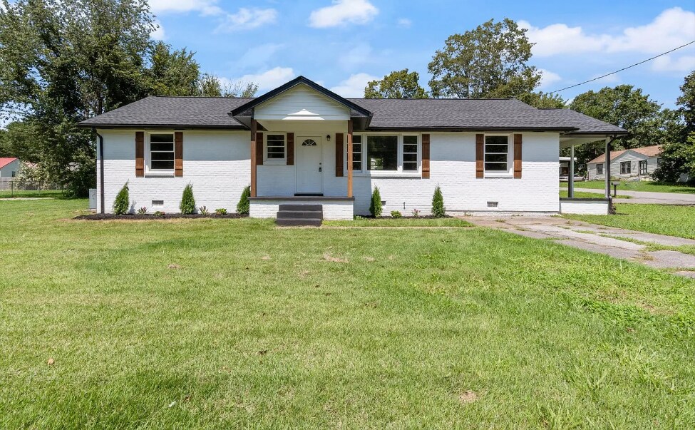 108 Brook Dr in Dickson, TN - Building Photo