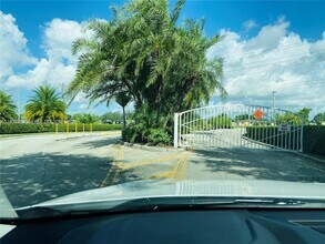 2173 NW 78th Ave in Pembroke Pines, FL - Building Photo - Building Photo