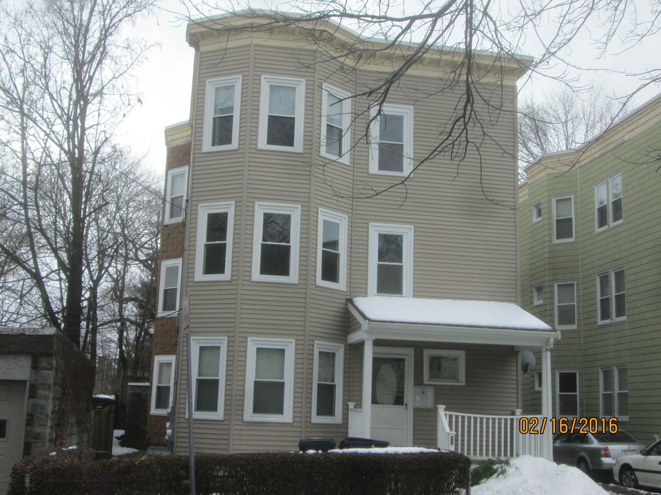 25 Fainwood Cir in Cambridge, MA - Building Photo