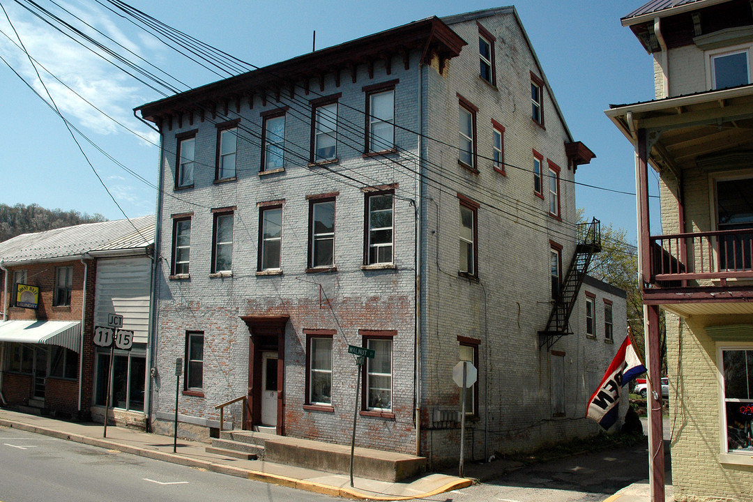 19 S Market St in Duncannon, PA - Building Photo