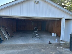 111 Lynnwood Dr in Clarksville, IN - Building Photo - Building Photo