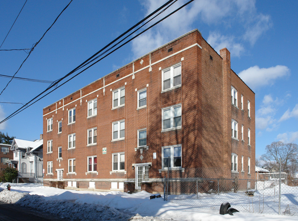 60-62 School St in Hartford, CT - Building Photo