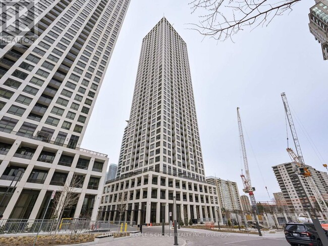 30-1030 Elm Dr W in Mississauga, ON - Building Photo - Building Photo