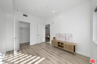 1229 S Kingsley Dr in Los Angeles, CA - Building Photo - Building Photo