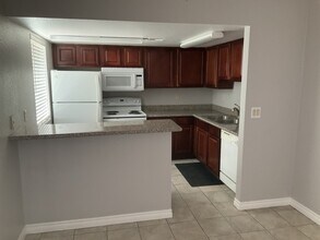 4965 Indian River Dr in Las Vegas, NV - Building Photo - Building Photo