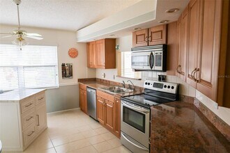 1695 Hamilton Ct in Dunedin, FL - Building Photo - Building Photo