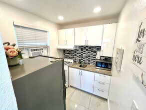 338 Van Buren St, Unit SI FL1-ID1520225P in Hollywood, FL - Building Photo - Building Photo