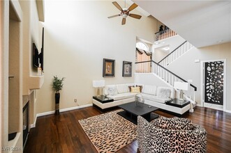 5975 Sunlight Garden Way in Las Vegas, NV - Building Photo - Building Photo