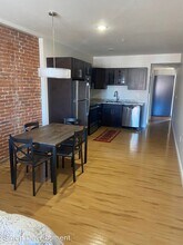 1361 Elm St in Manchester, NH - Building Photo - Building Photo