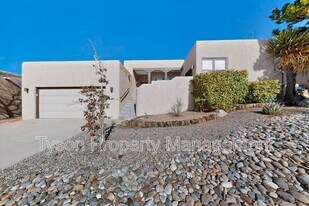 13413 Summit Hills Pl NE in Albuquerque, NM - Building Photo