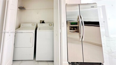 3255 NE 184th St, Unit 12105 in Aventura, FL - Building Photo - Building Photo