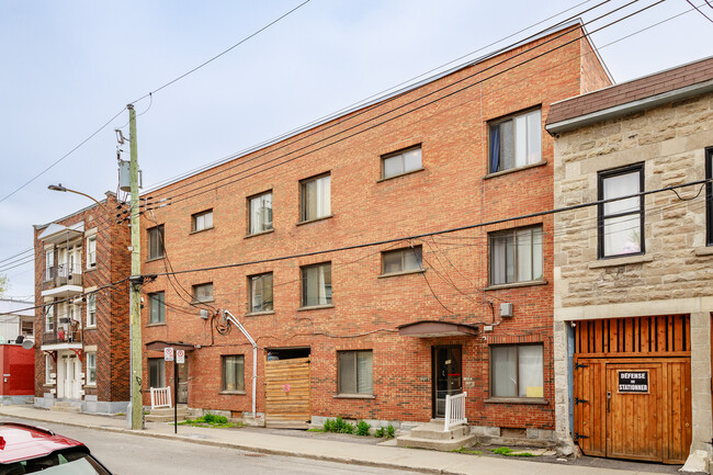 251 Sainte-Marguerite Rue in Montréal, QC - Building Photo - Building Photo