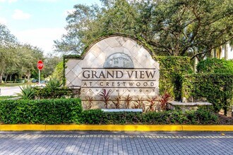 1100 Crestwood Ct S, Unit 2 in Royal Palm Beach, FL - Foto de edificio - Building Photo