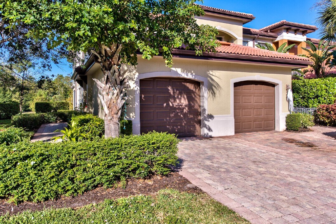 1310 Corso Palermo Ct-Unit -4 in Naples, FL - Building Photo