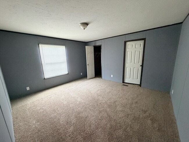 76 E U.S. Hwy 6 in Valparaiso, IN - Building Photo - Building Photo