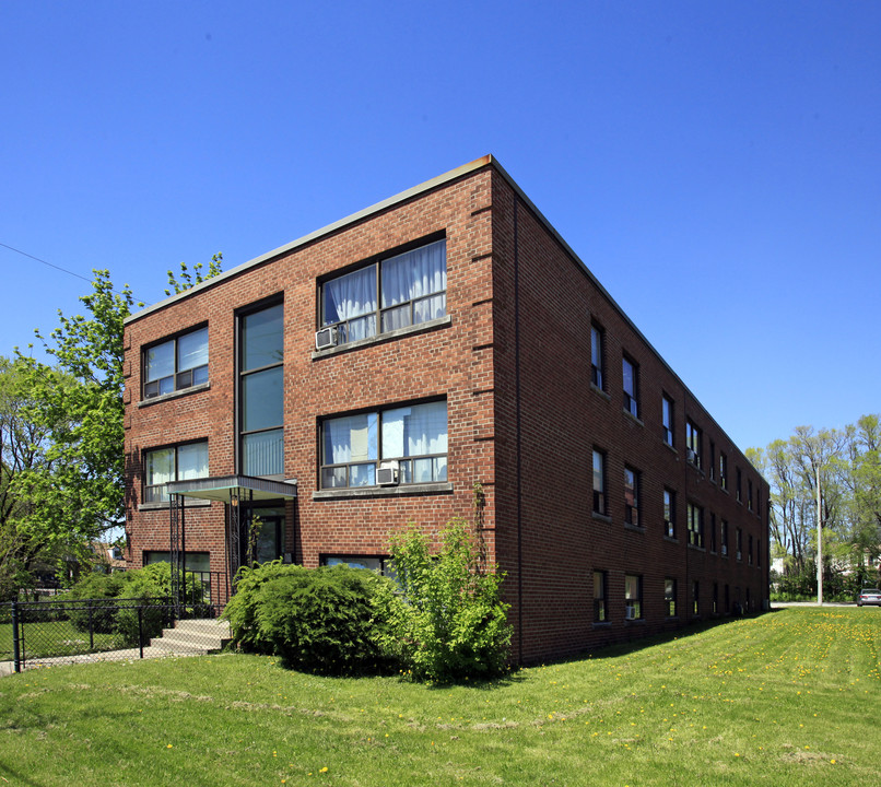 3214-3222 St Clair Ave in Toronto, ON - Building Photo