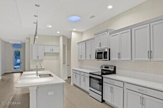 201 Katherine St in Port Orange, FL - Building Photo - Building Photo