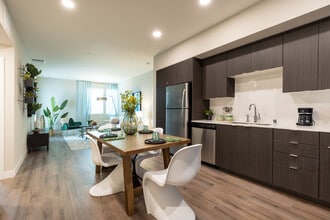 SoLa in South Gate, CA - Foto de edificio - Interior Photo