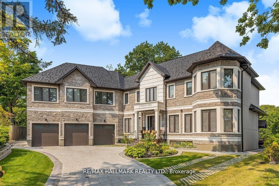 16 Tadcaster Pl in Toronto, ON - Building Photo