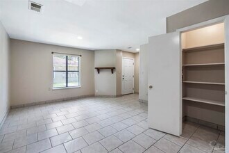 6366 W Fairfield Dr in Pensacola, FL - Building Photo - Building Photo