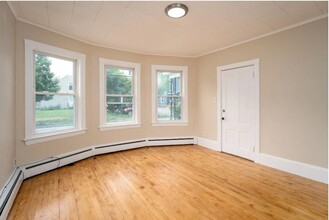 162 Horton St in Lewiston, ME - Building Photo - Building Photo