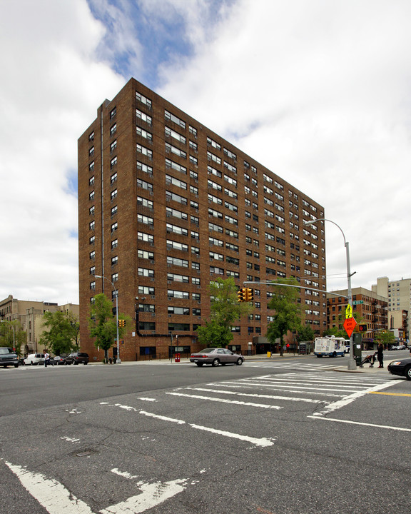 Dunwell Plaza in New York, NY - Building Photo