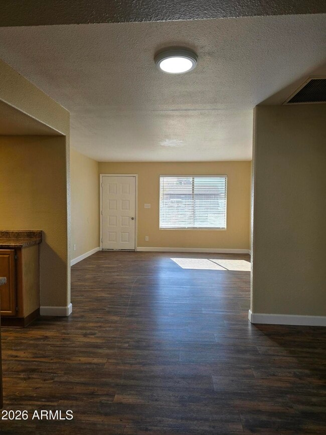 9002 W Roma Ave in Phoenix, AZ - Building Photo - Building Photo