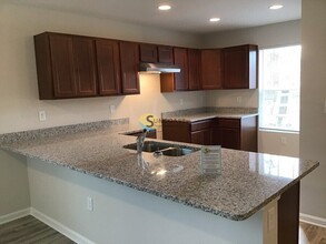 7100 Plymouth Grove Ct in Jacksonville, FL - Building Photo - Building Photo