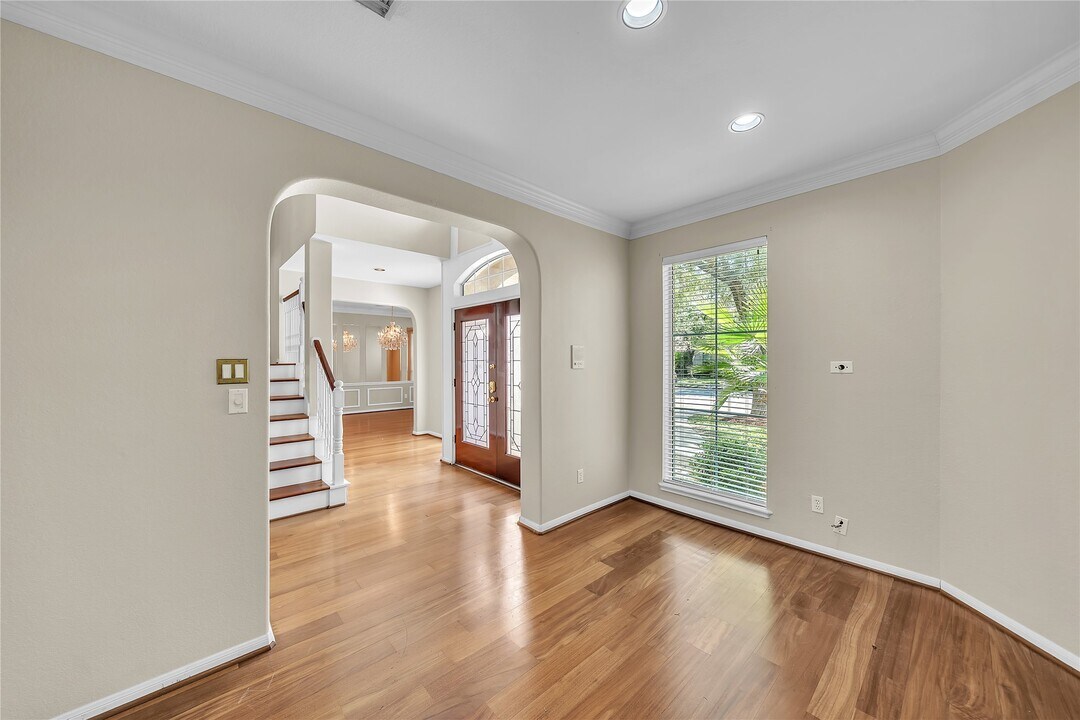 1423 Meadow Lakes Dr in Sugar Land, TX - Foto de edificio